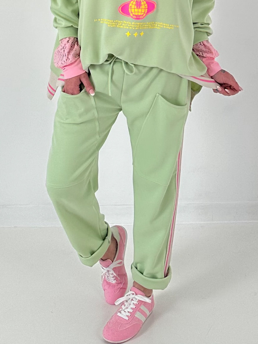 Hose mit großen aufgesetzten Taschen - lindgrün