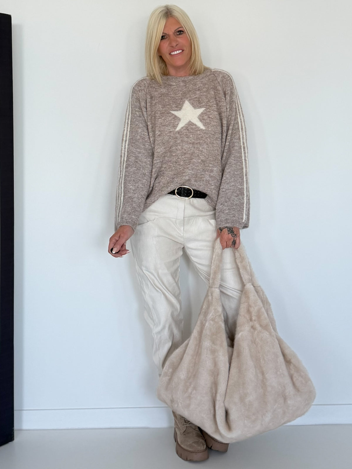 Kuscheliger Pullover mit Sternmotiv - taupe-beige