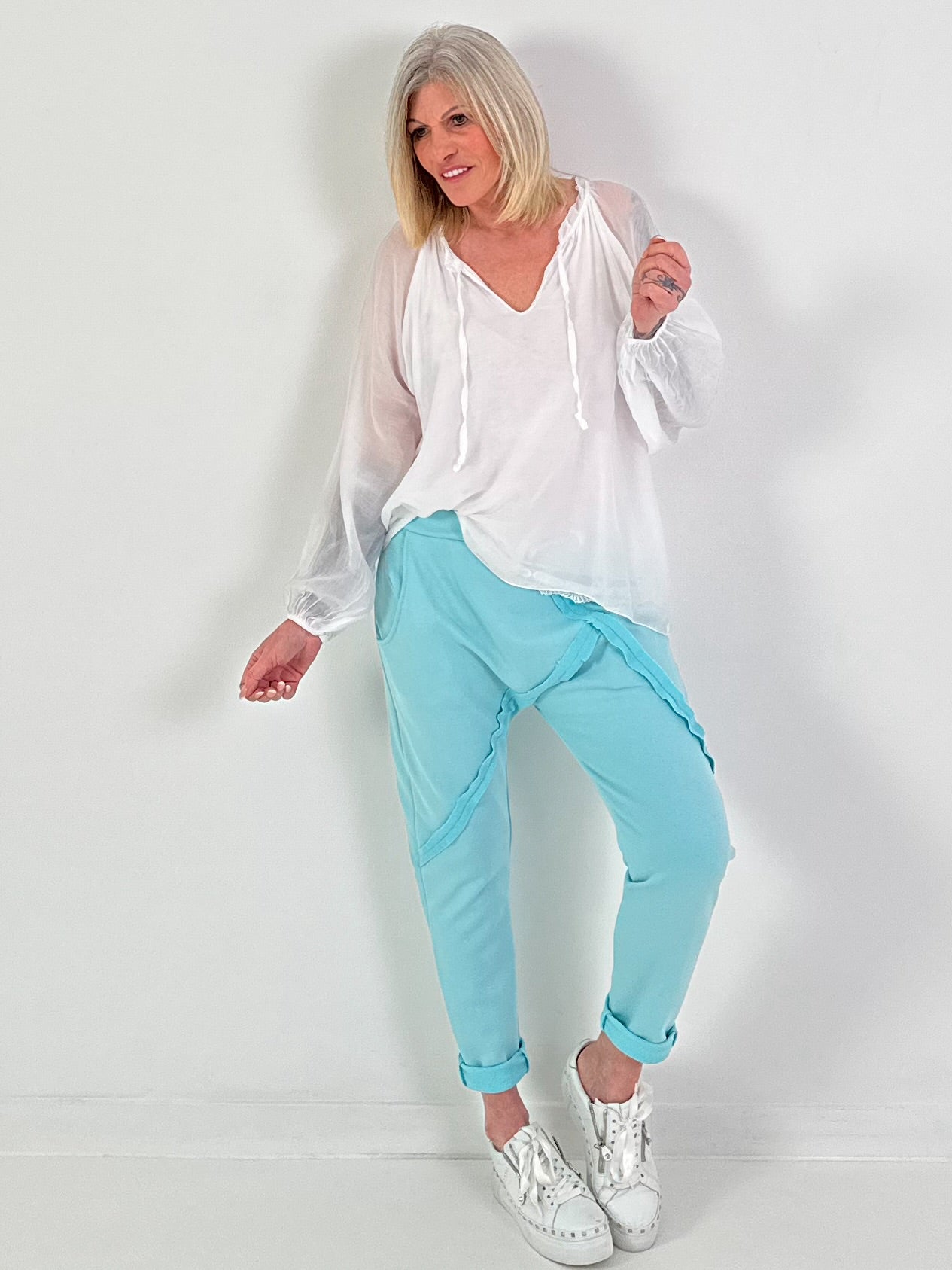 Tunic with lace hem - white