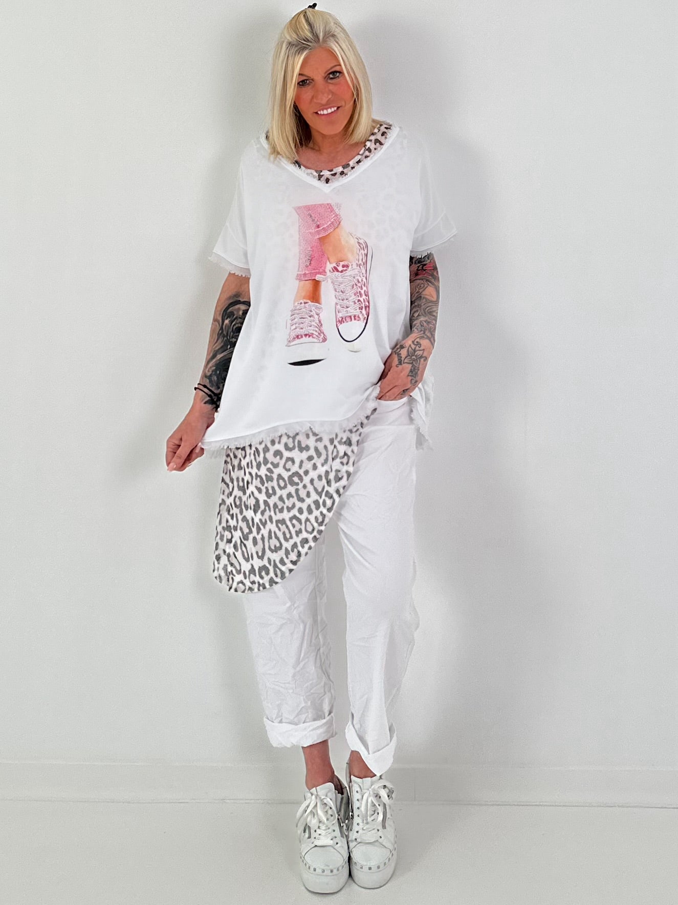 T-shirt with shoe print and glitter details - white-pink