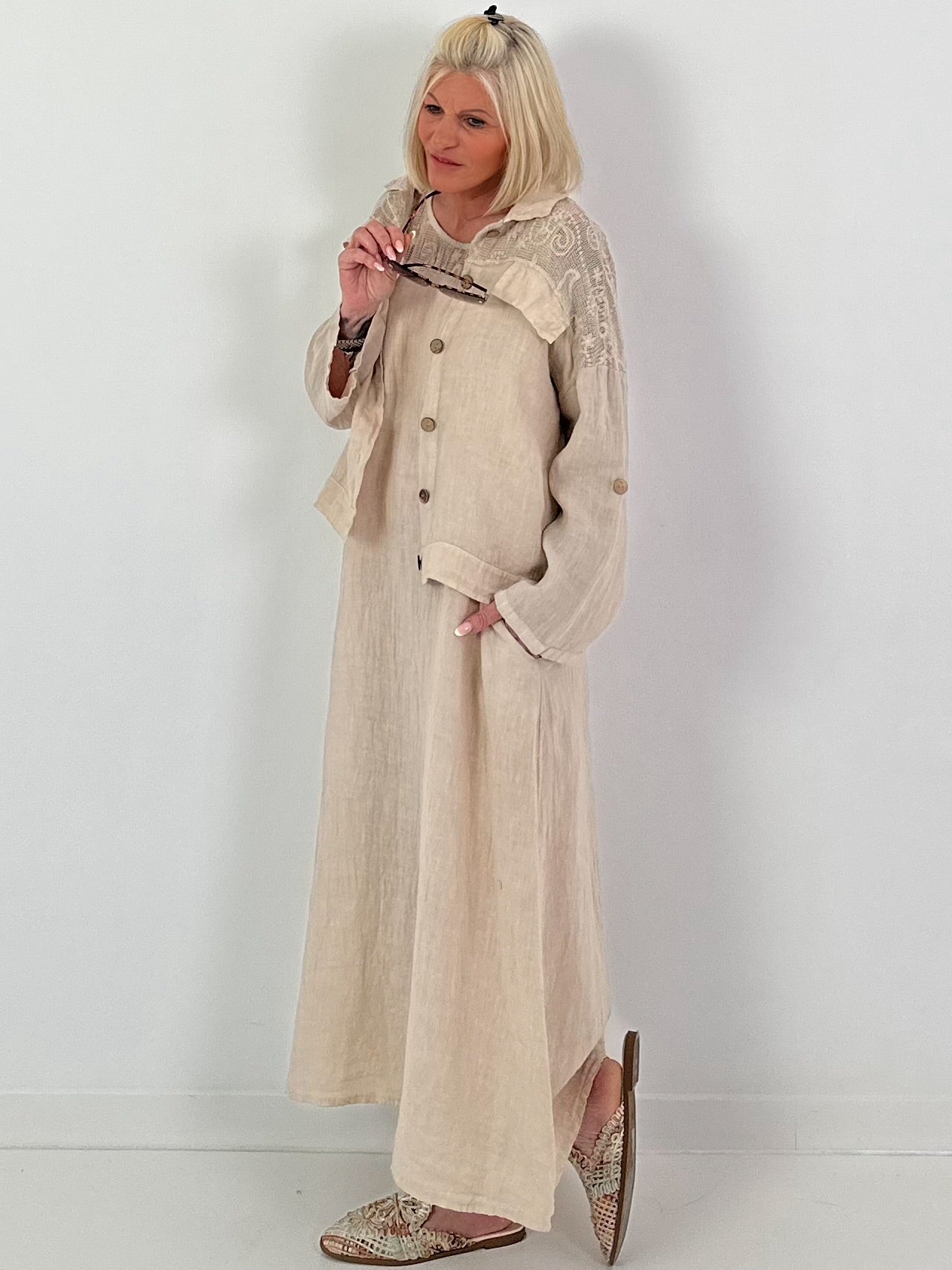 Leinen Jäckchen mit Häkeleinsatz - beige