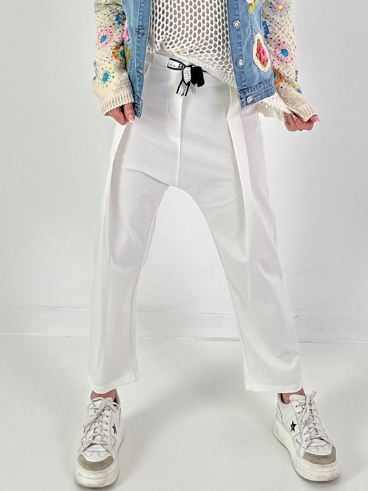 Trousers with wide pleats - white