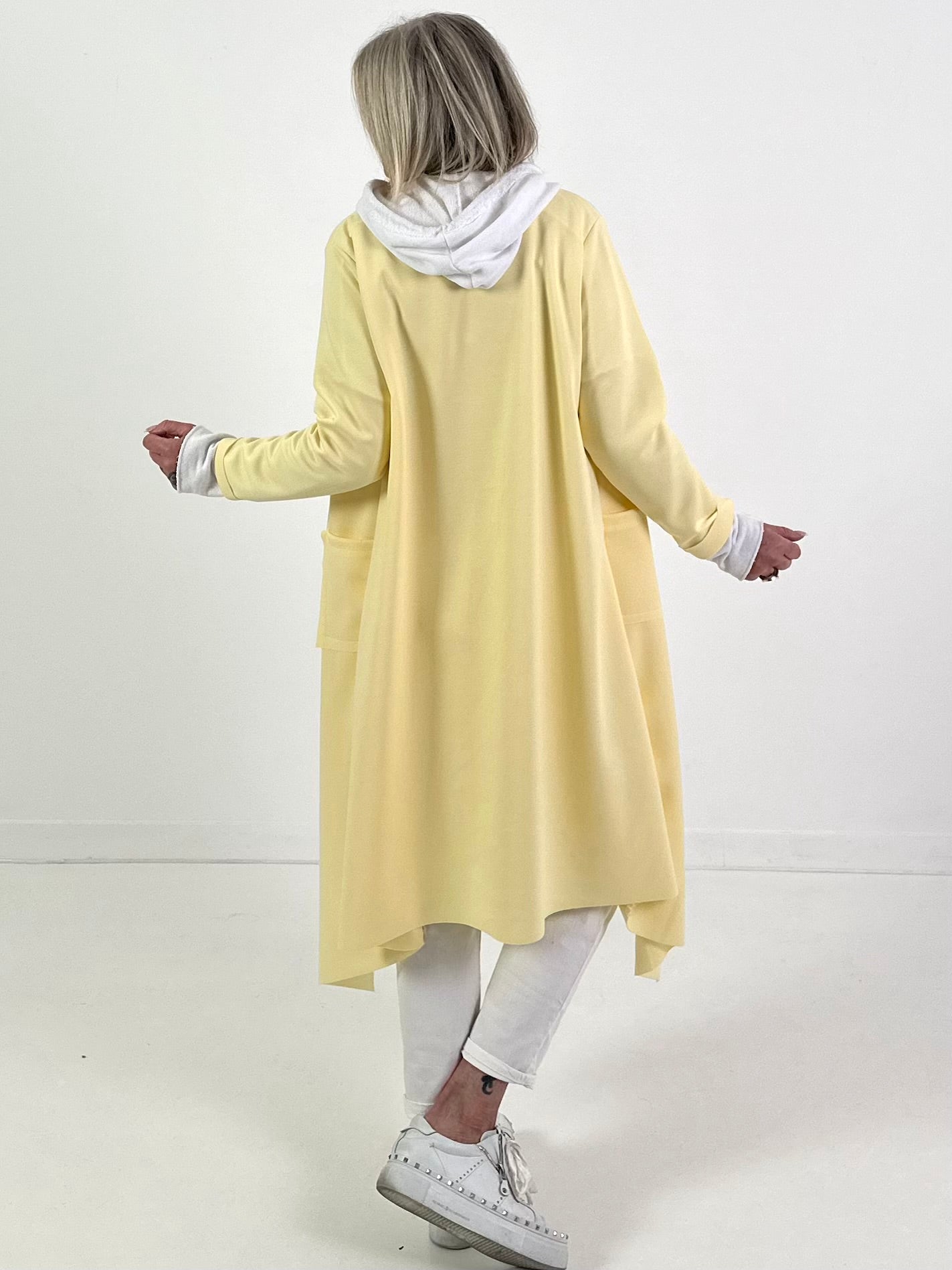 Mantel Modell "Velvet Breeze" - gelb