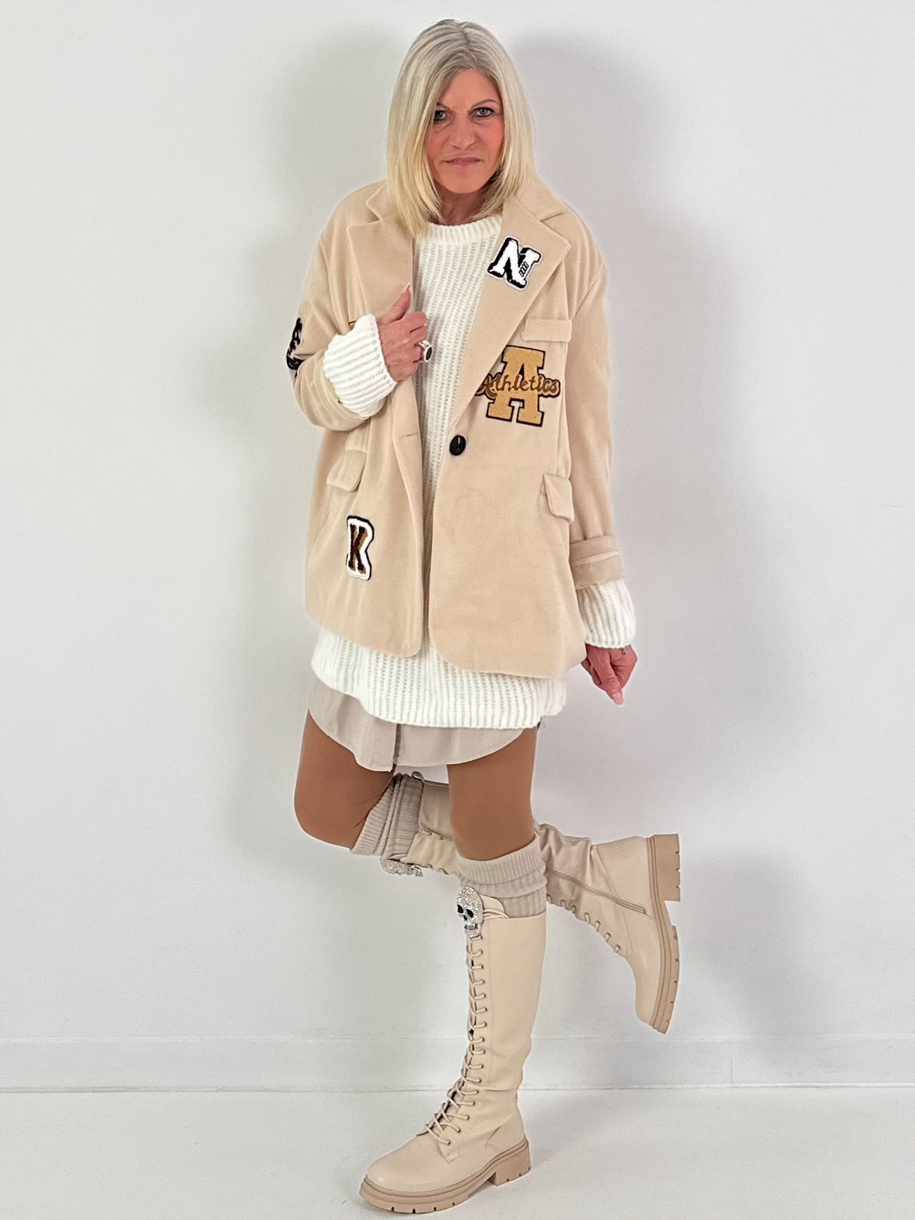 Blazer model “Catch the Patch” - beige