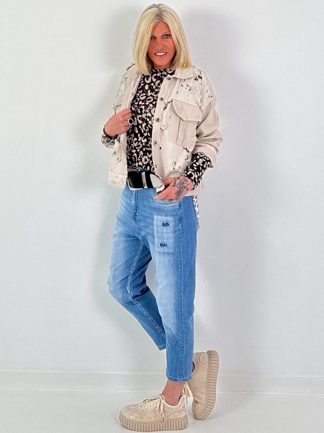 Lace top with leopard print - black-beige