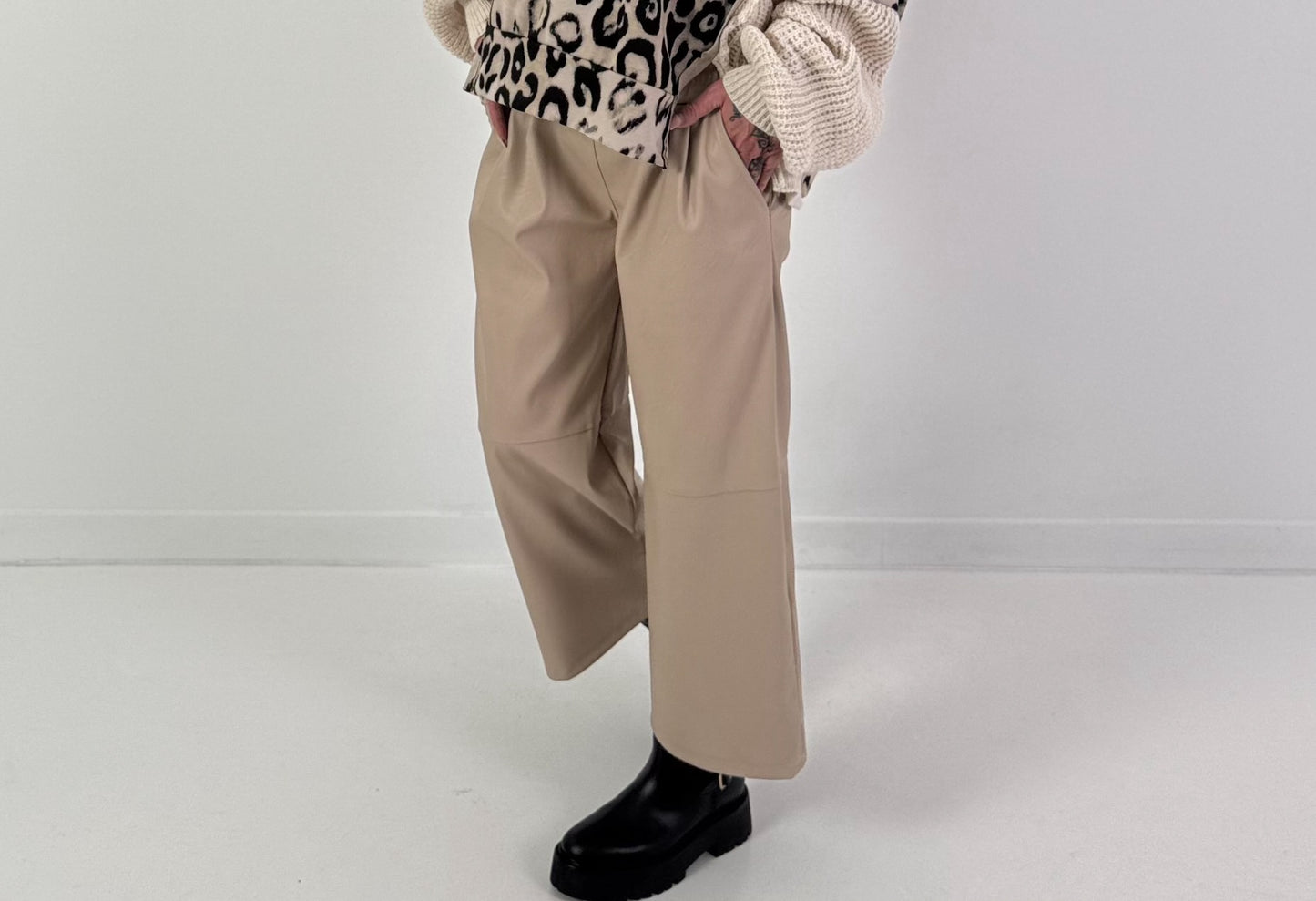 Leather-look culottes, model "Loose Mind" - beige