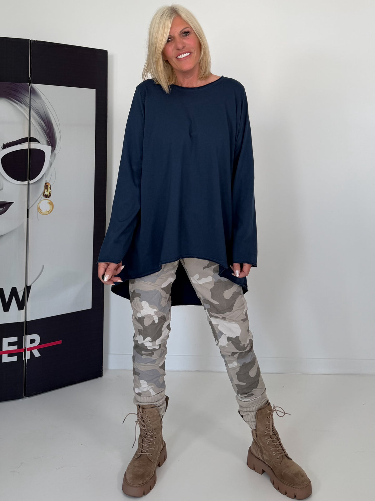 Basic Shirt mit Rundhalsausschnitt - marine
