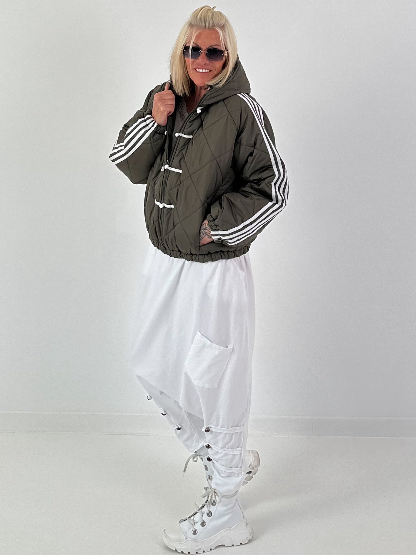 Bomberjacke mit Kapuze - oliv