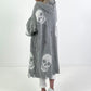 Oversized Strickmantel mit Kapuze Modell "Skull" - grau-weiss