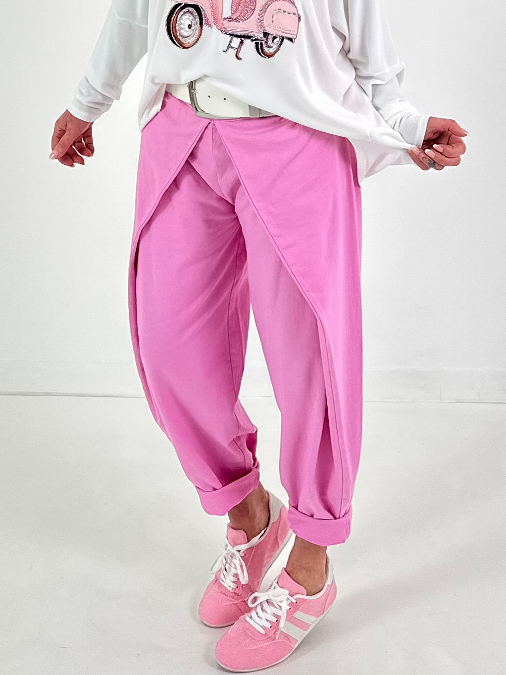 Lässige Hose mit Überwurf - candy