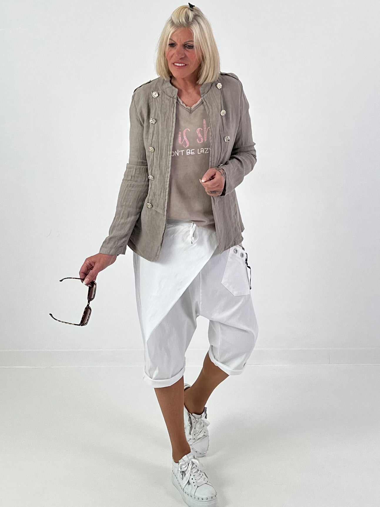 Leinen Blazer mit Zierknöpfen und Ripp-Details - taupe