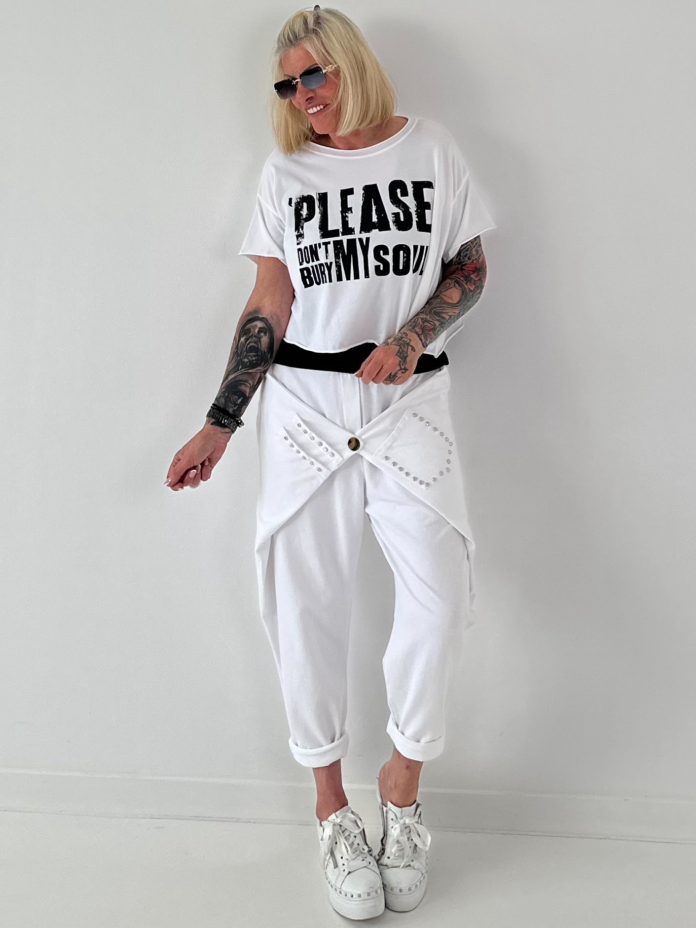Kurzes Kastiges Shirt mit Print - weiss