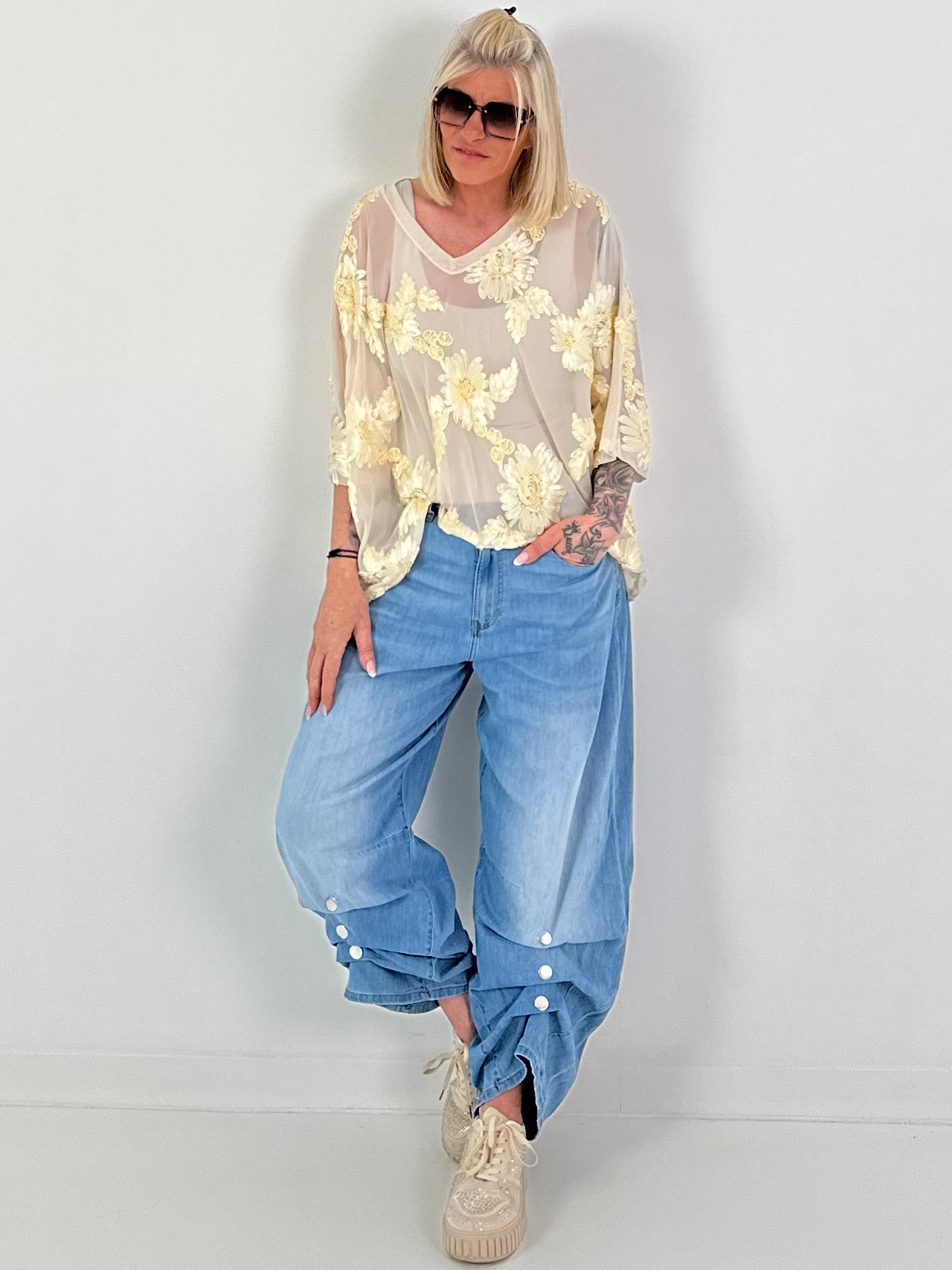 Mesh shirt with 3D fabric flowers - beige