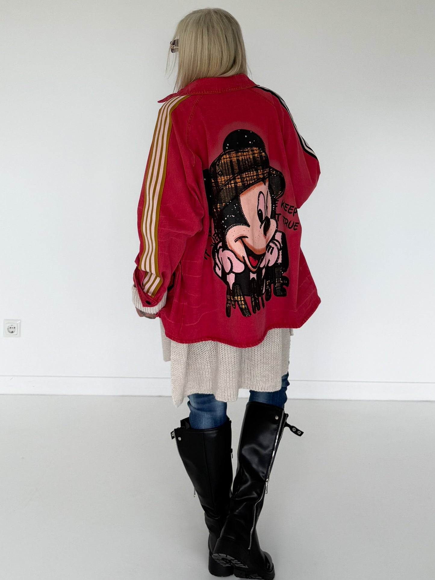 Oversized Jeansjacke mit Pailletten - used-red (lieferbar ab ca. 01.09.26)