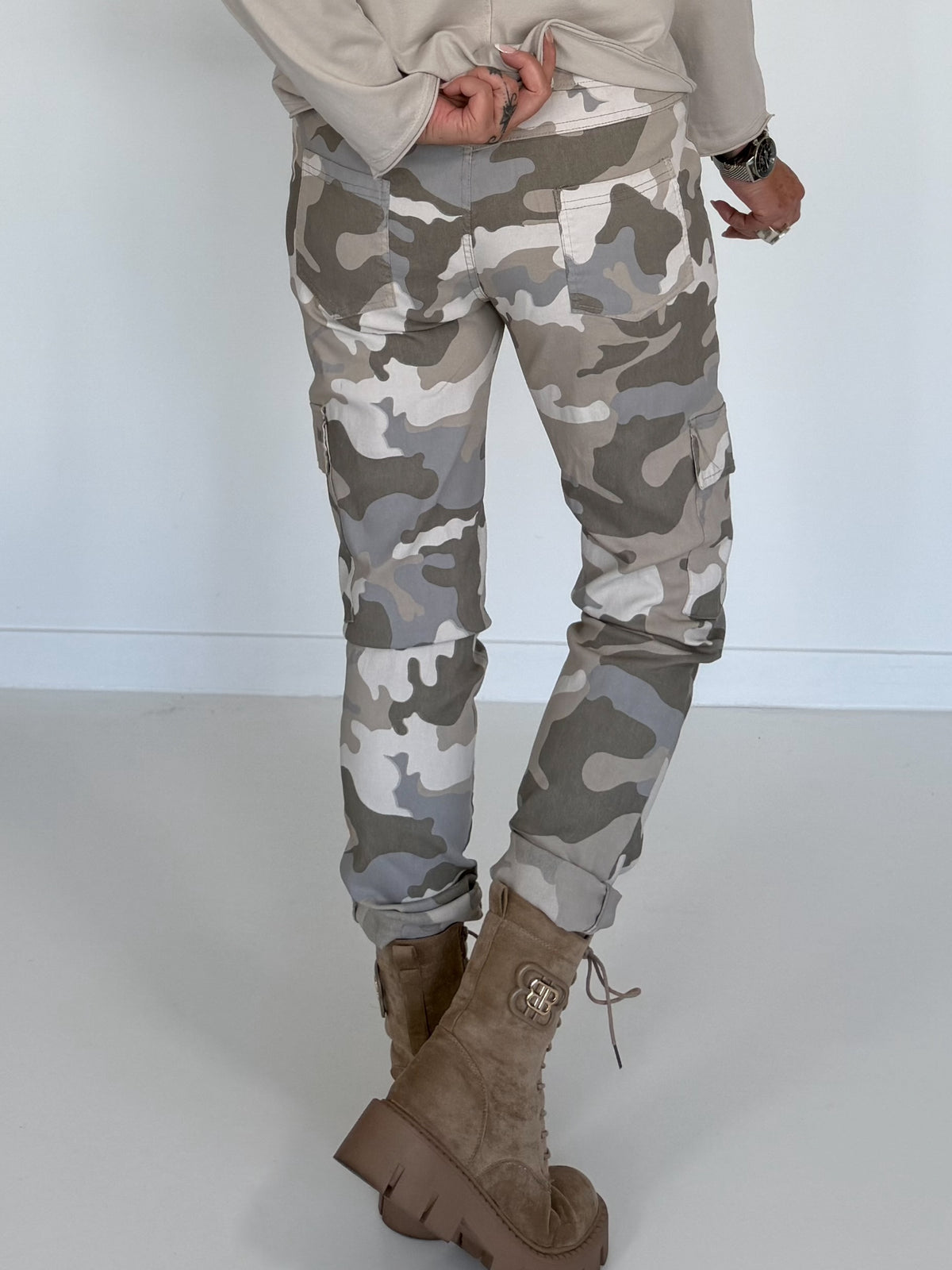 Cargo Hose mit Camouflage-Print - taupe-grau-mehrfarbig