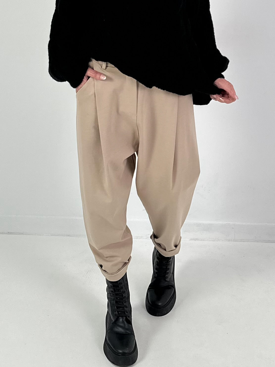 Baggy broek model "Effortless Ease" - licht camel