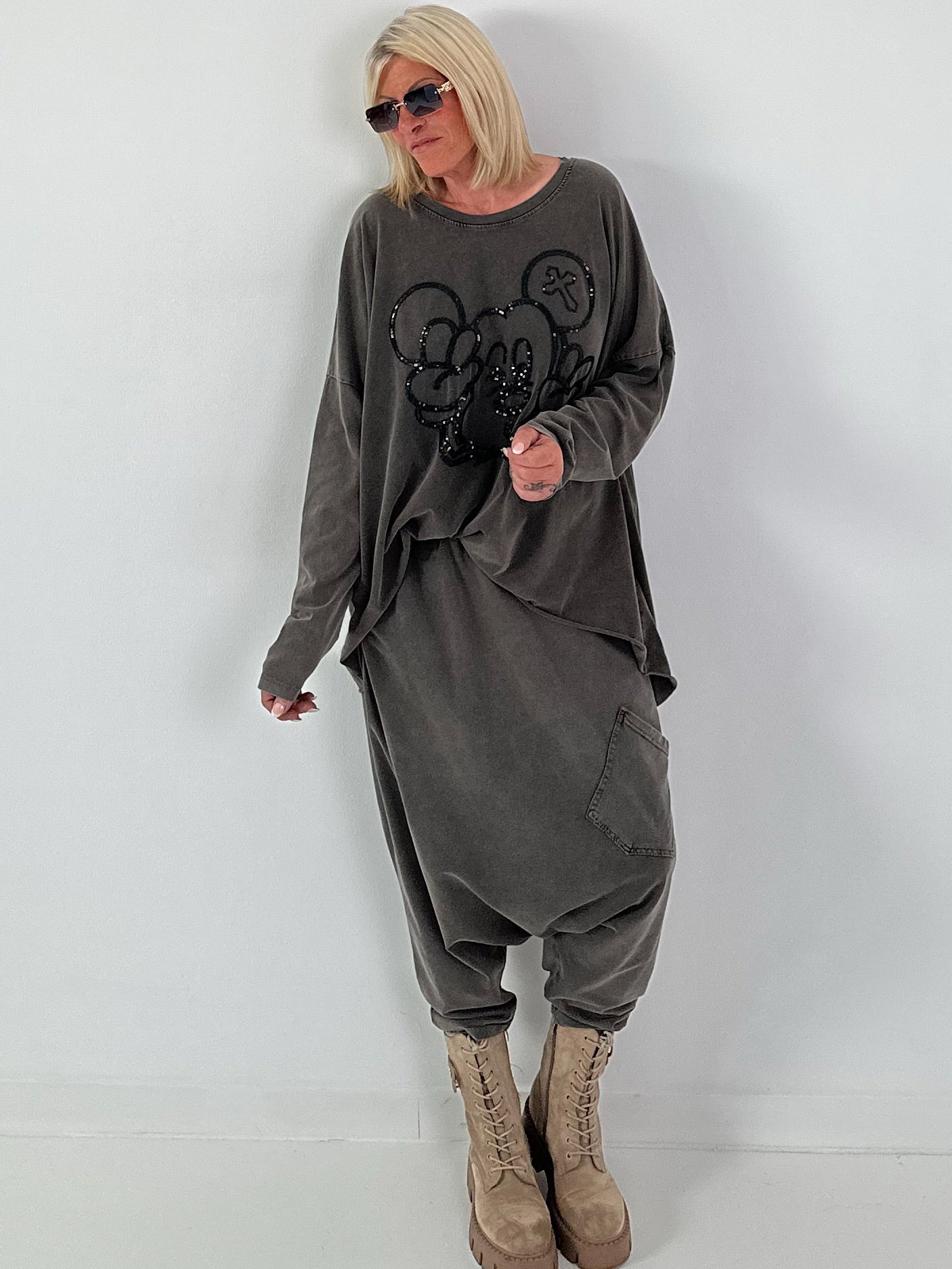 Oversized Sweater mit Paillettenprint - anthrazit