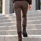 Hose im Allover Leo-Wildleder-Look - mokka-mehrfarbig