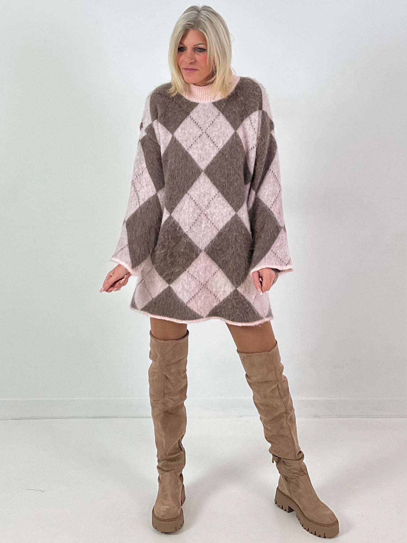 Lange trui/jurk model "Retro Diamond" - roze-taupe