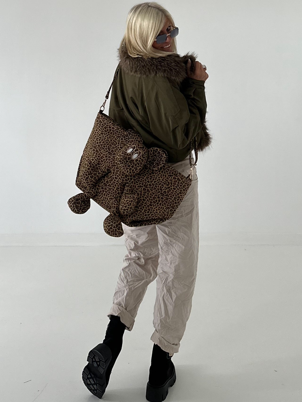 Jacke mit Fellkragen - oliv