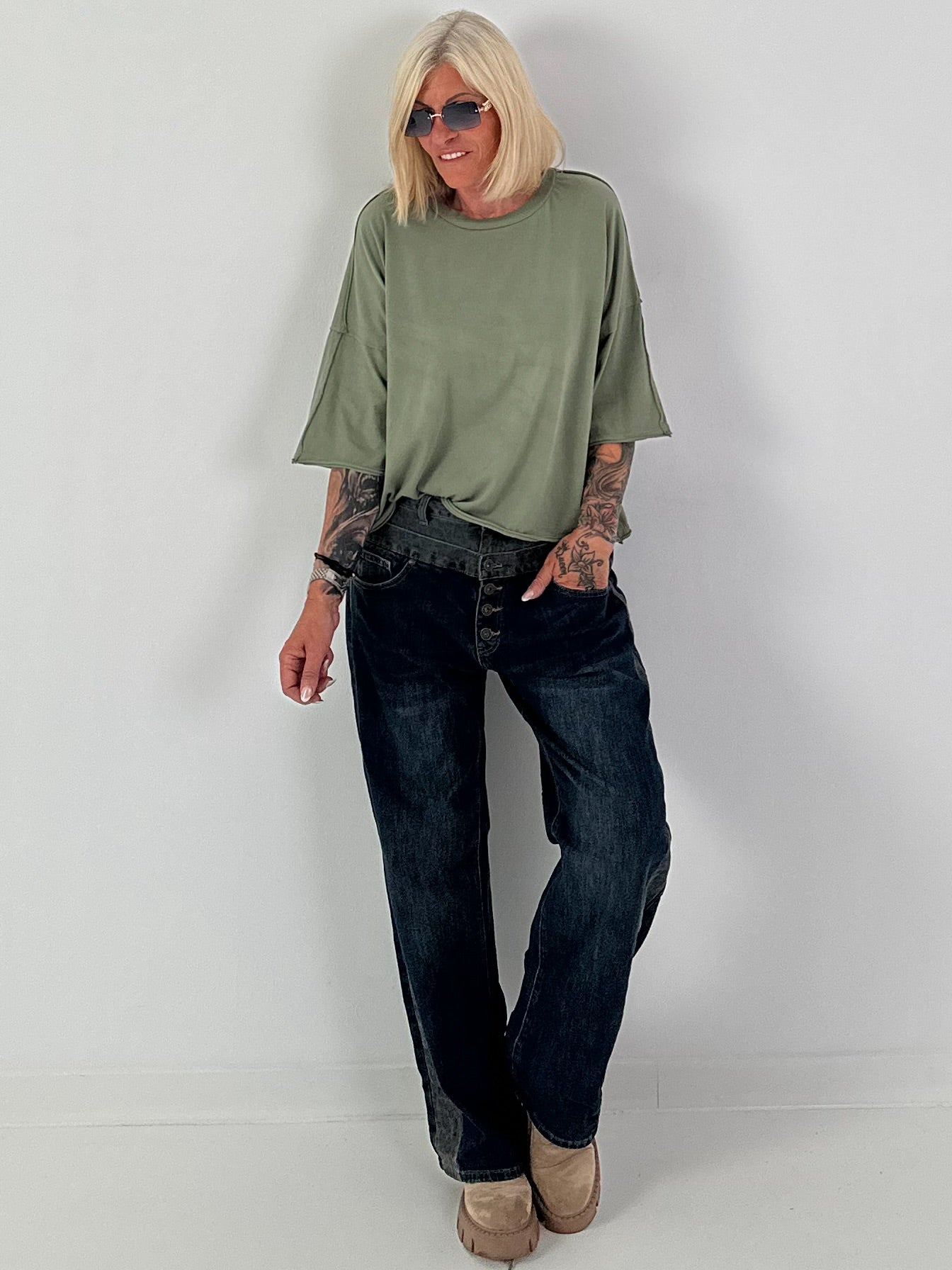 Shirt with half sleeves and stylish outer seams - khaki