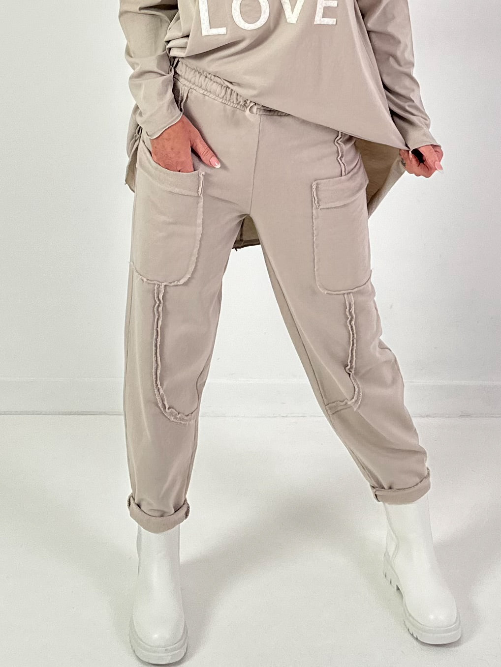 Hose Modell "Urban Pocket Flair" - beige ( lieferbar ab ca. 12.12.25)
