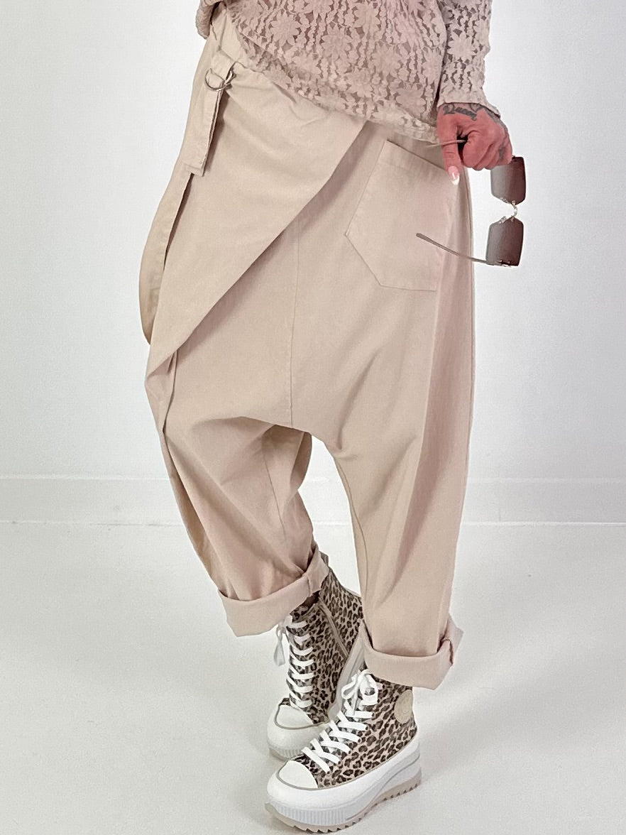 Baggy Hose mit Überwurf - beige