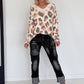 Pullover mit V-Ausschnitt und Leo-Print - leo-mokka