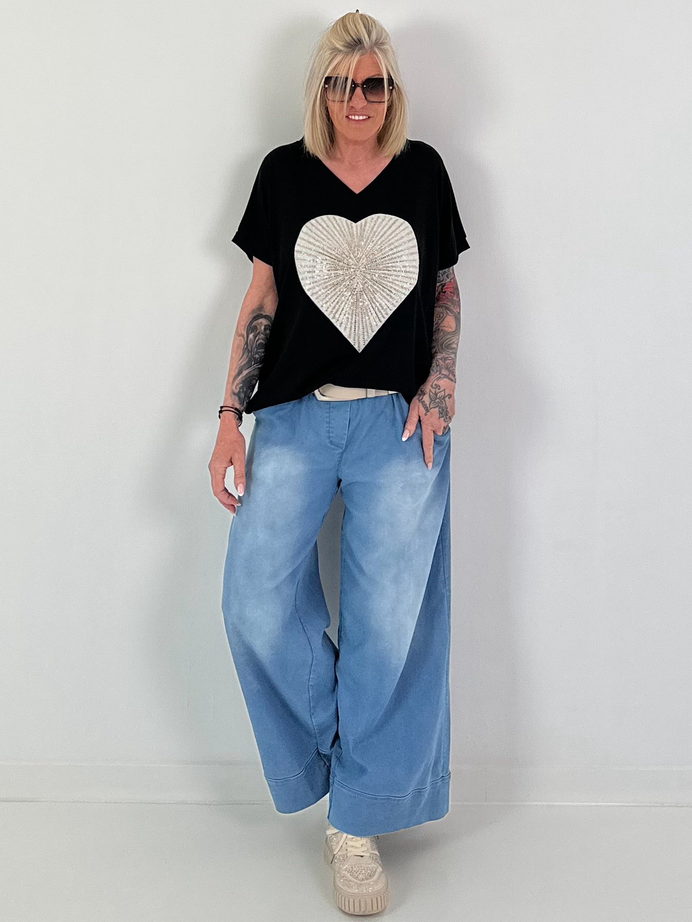 T-Shirt with Rhinestone Heart - black