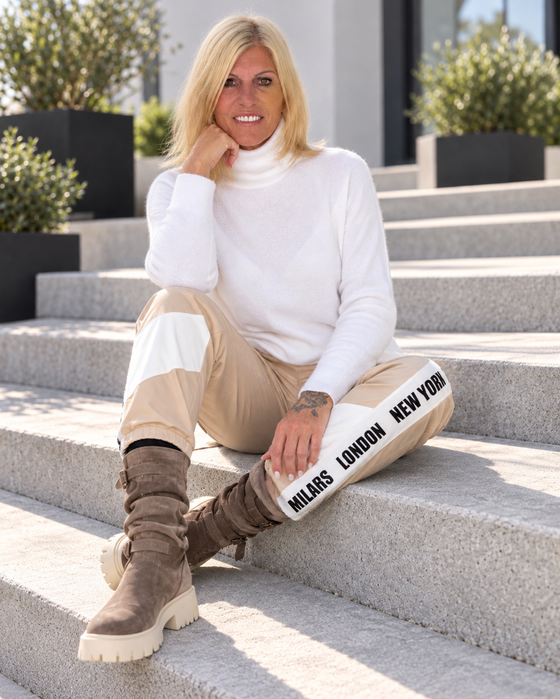 Hose im Materialmix City Statement - beige