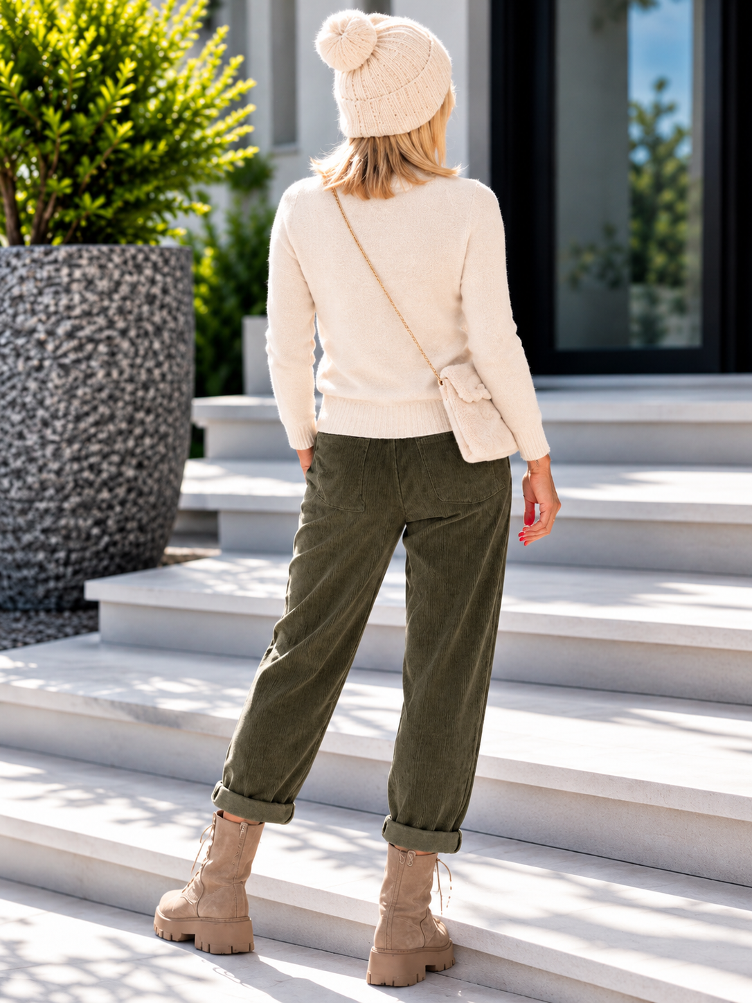Pullover mit Stehkragen - beige