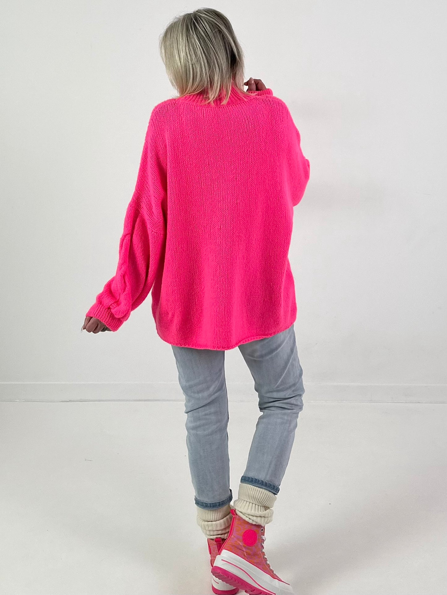 Lässiger Pullover mit Zopfmuster Modell "Pure Cable" - neonpink