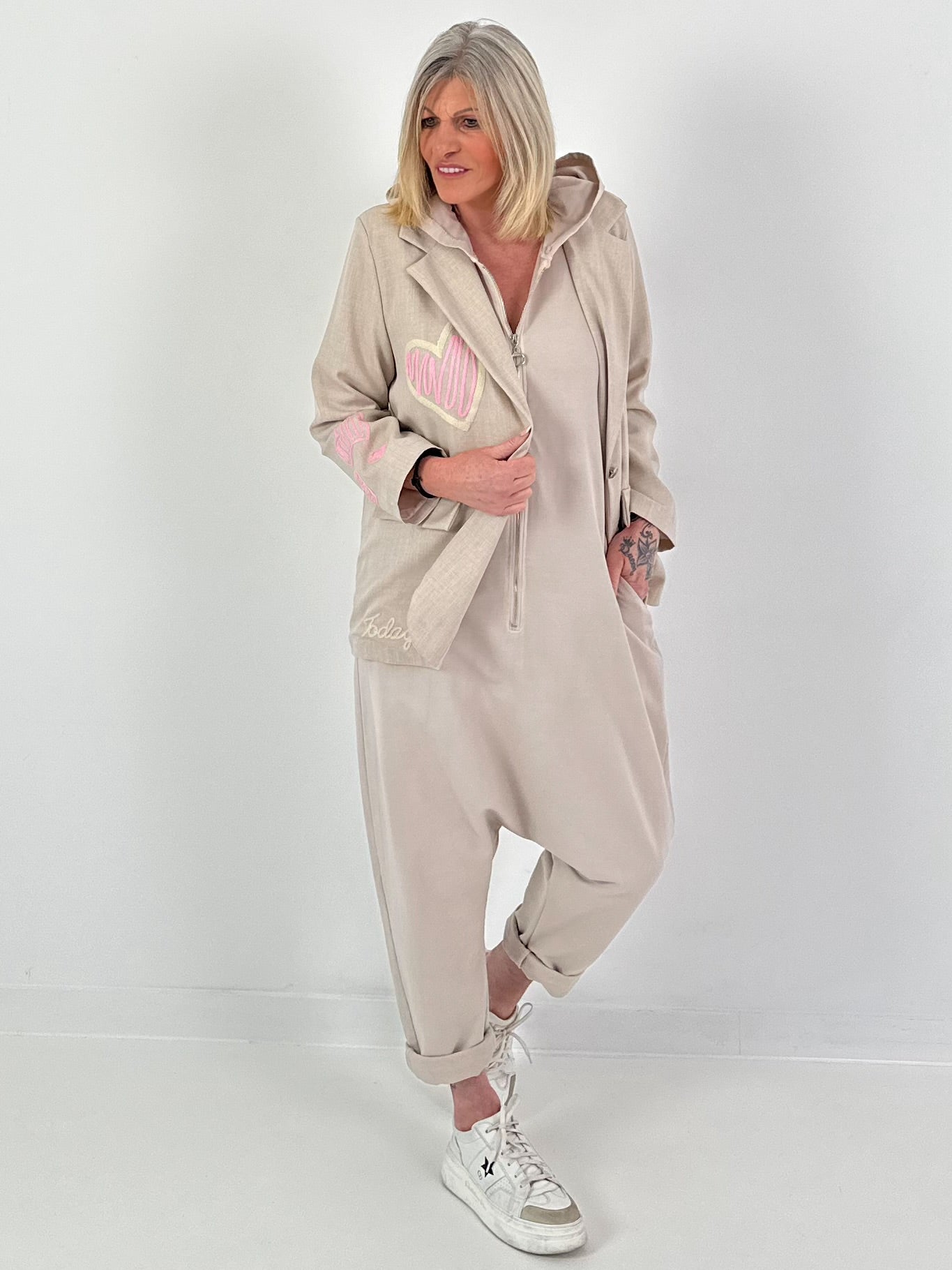 Blazer with embroidered heart - beige