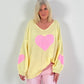 Oversized Pullover Modell "Heart Flair" - gelb
