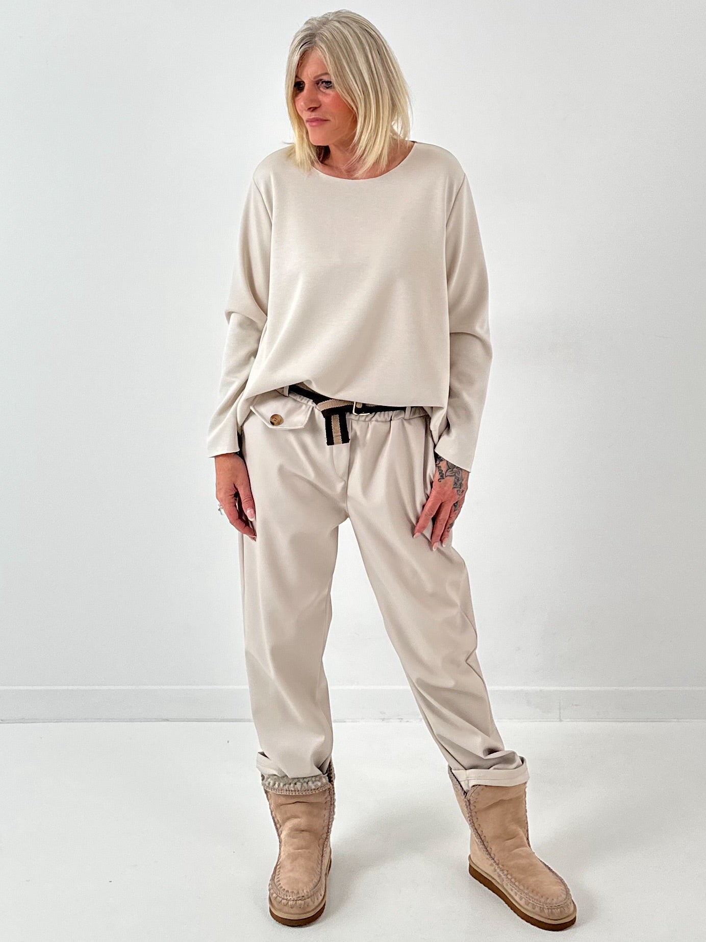 Oversized Basic Shirt Modell "Noa" - beige
