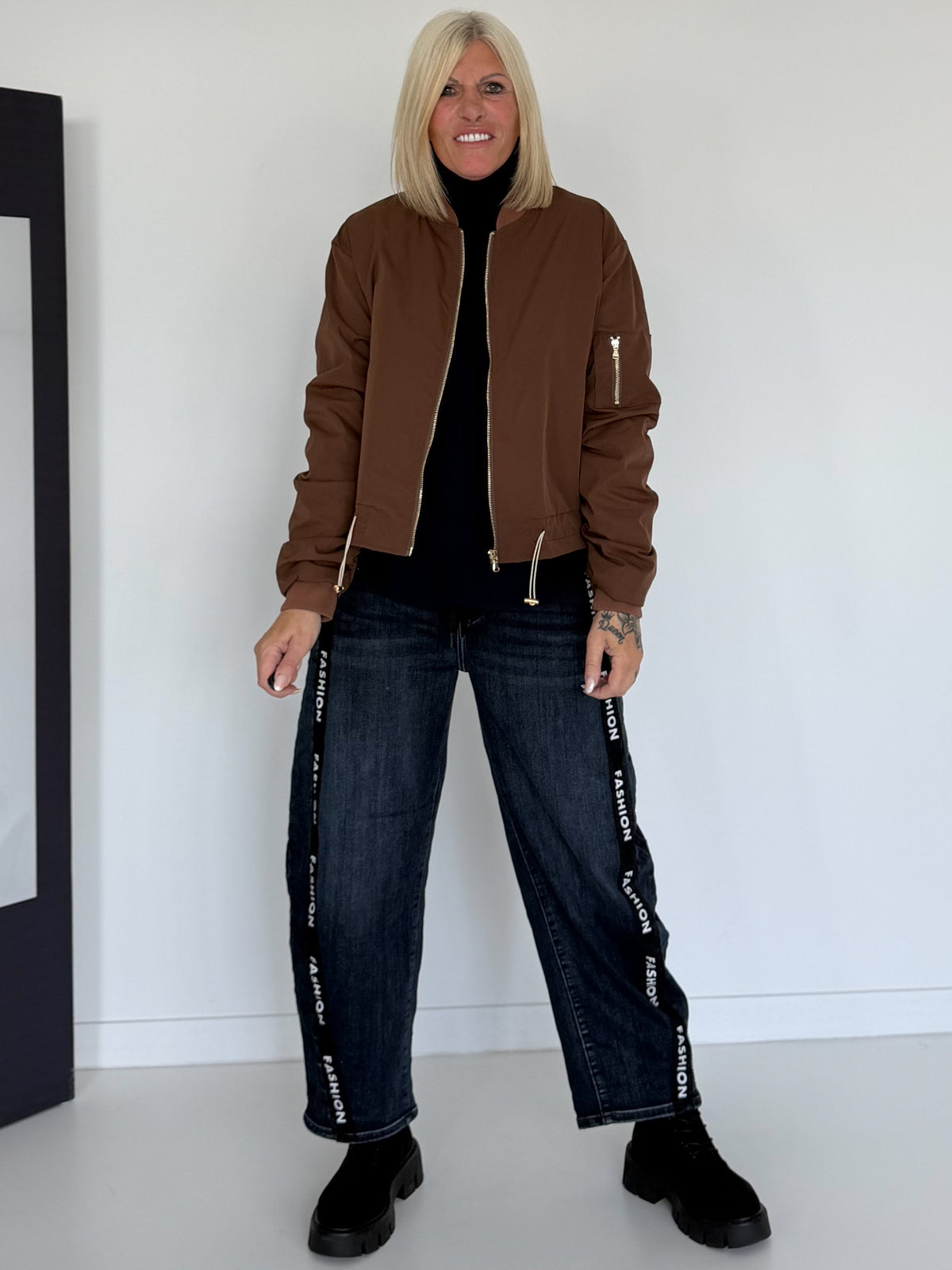 Bomberjacke mit gerafften Ärmeln - schoko