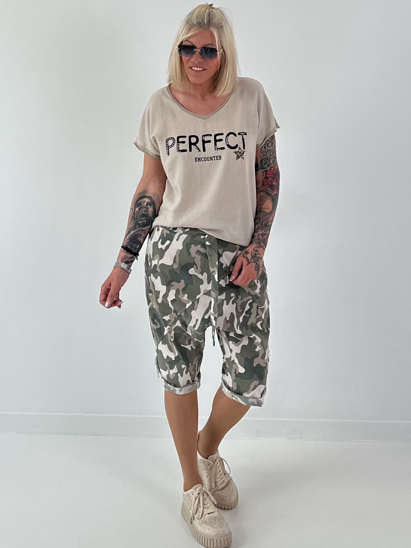 T-Shirt in edlem Materialmix - beige