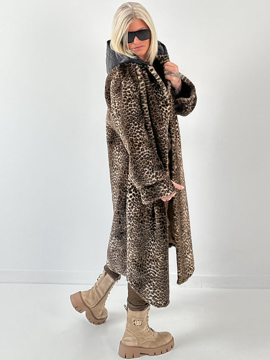 Coat model "Wild Touch" - leopard-black