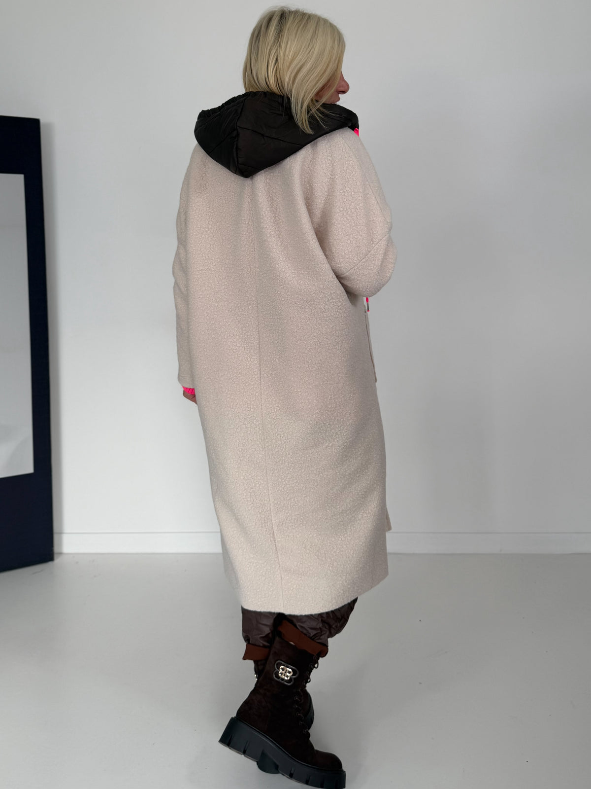 Teddy curl coat with neon accents - beige