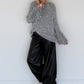 Kuschliger Pullover mit Fransen-Details - grau