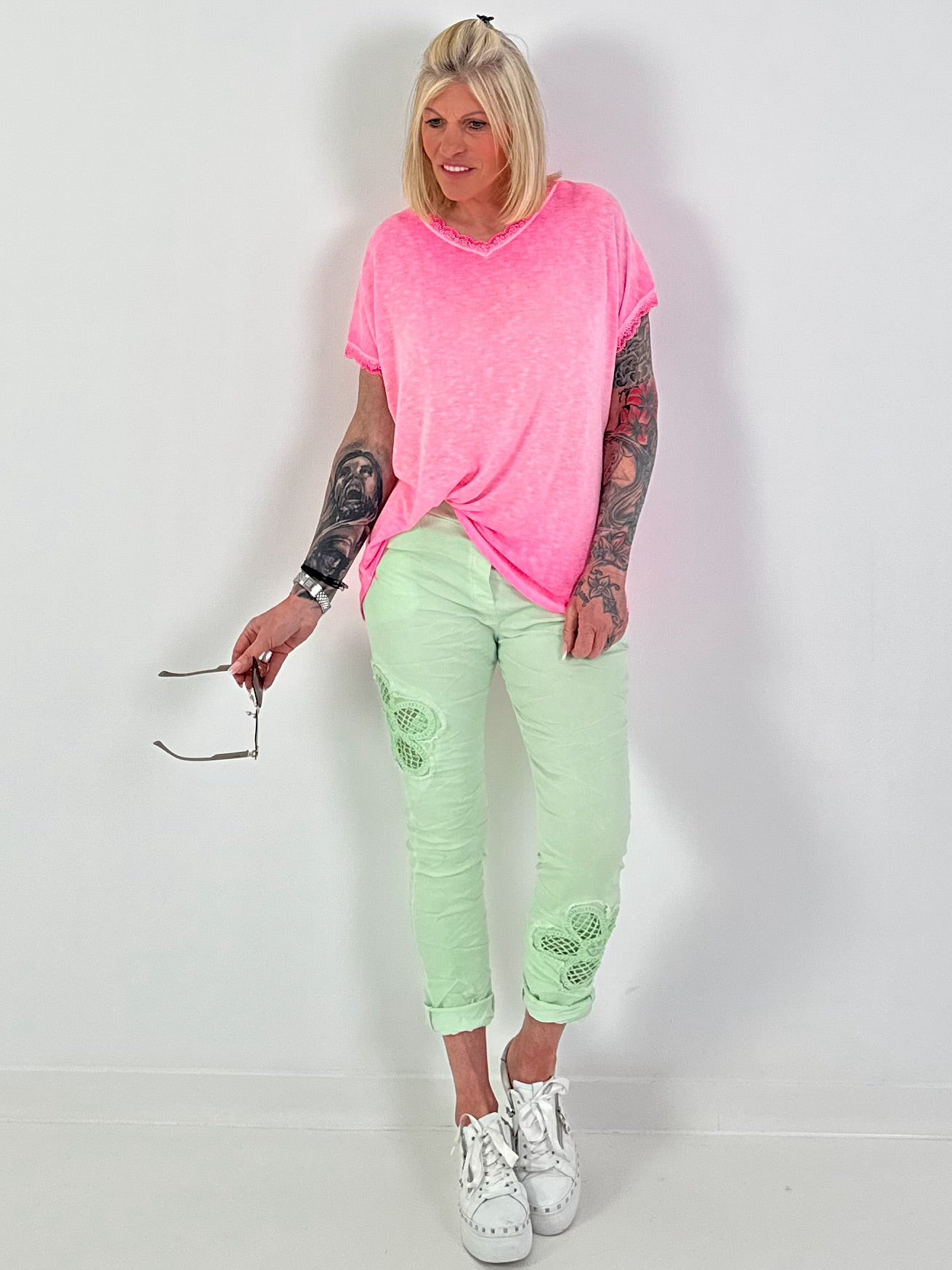 T-shirt with back tie - neon pink