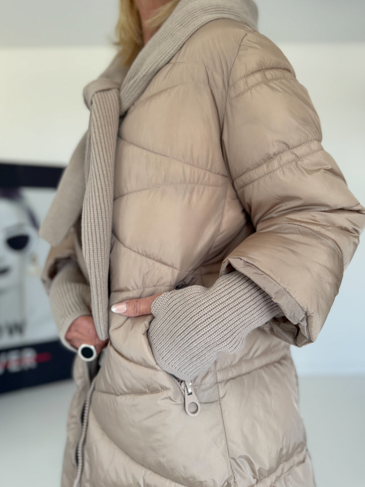 Winterjacke 2 Looks mit Stulpenärmeln und abnehmbarem Strickeinsatz - beige