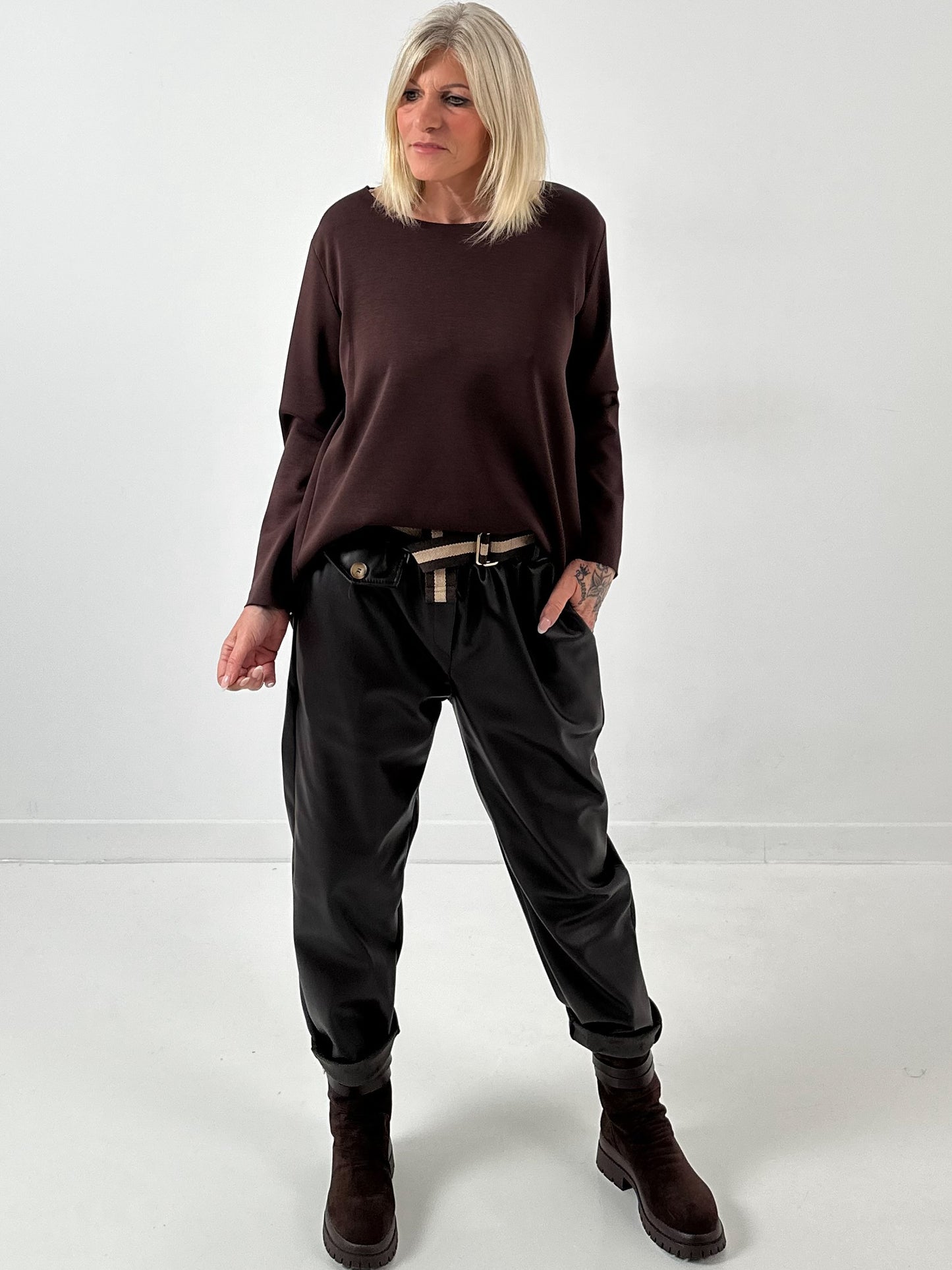Oversized Basic Shirt Modell "Noa" - schoko