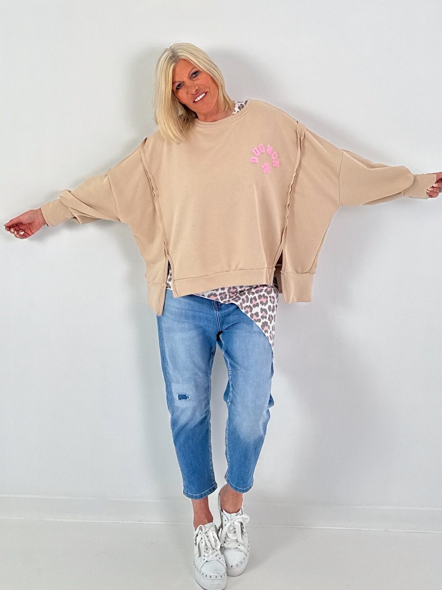 Oversized Sweater Dog Mom - beige