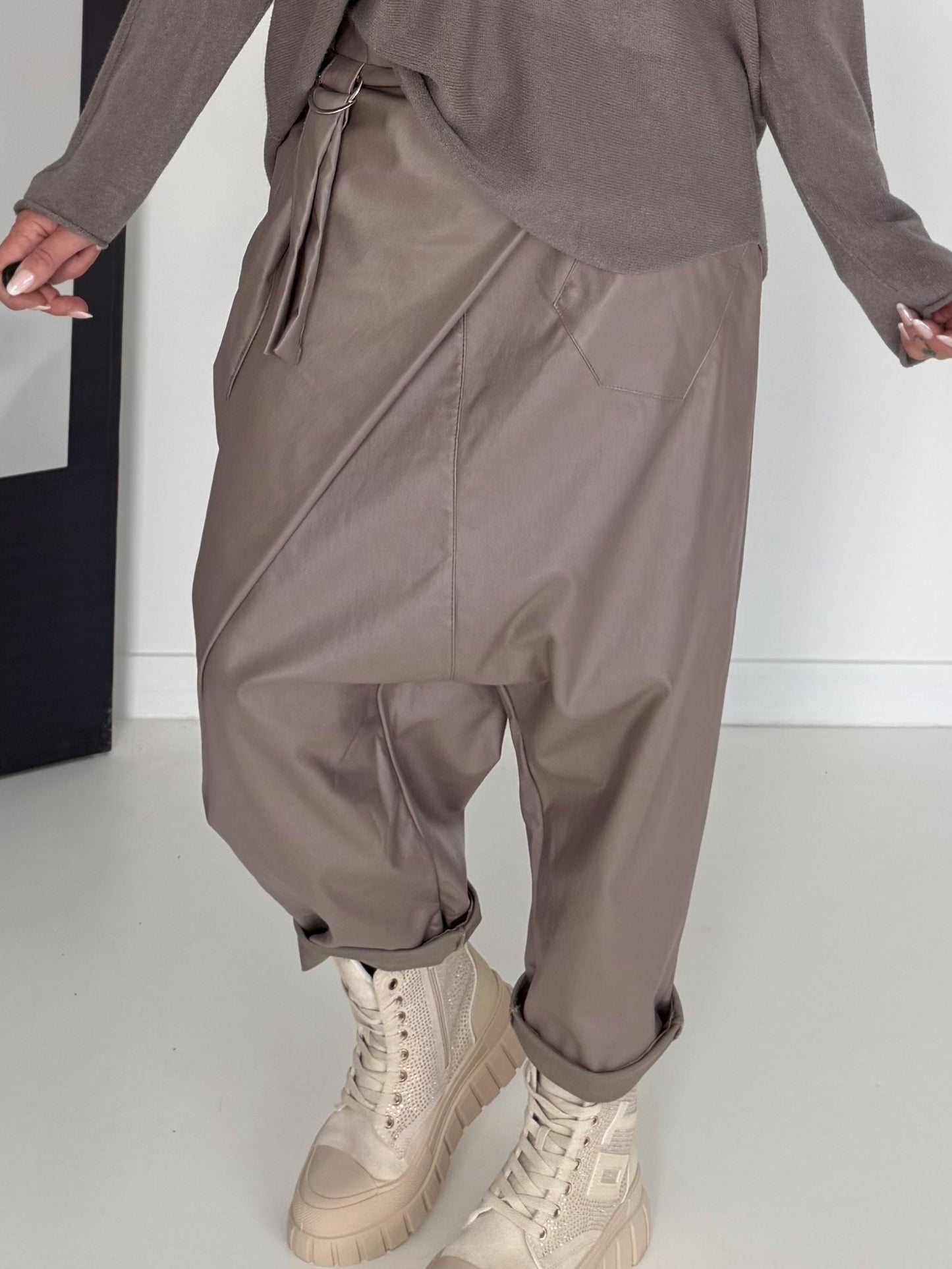 Vegane Lederbaggy - taupe