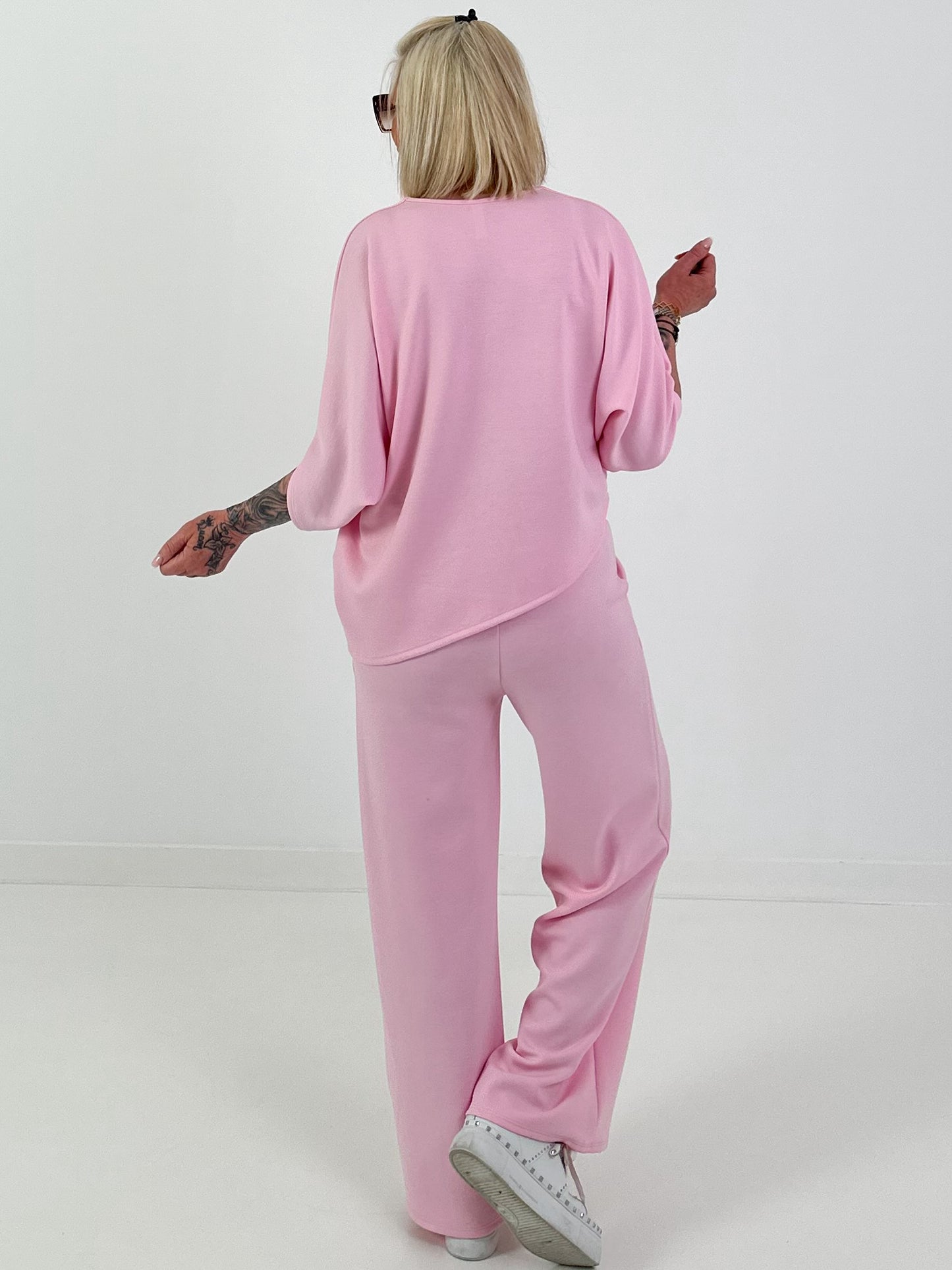 Two-piece set with asymmetrical shirt - pink