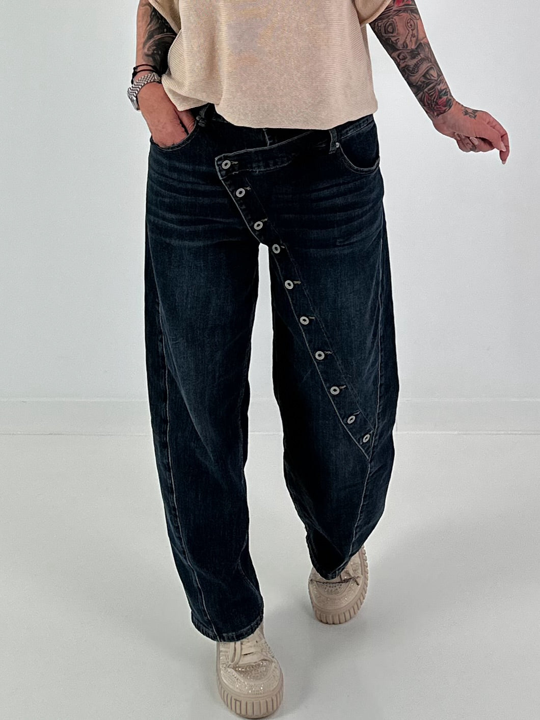 Jeans mit Knopfleiste quer - denim