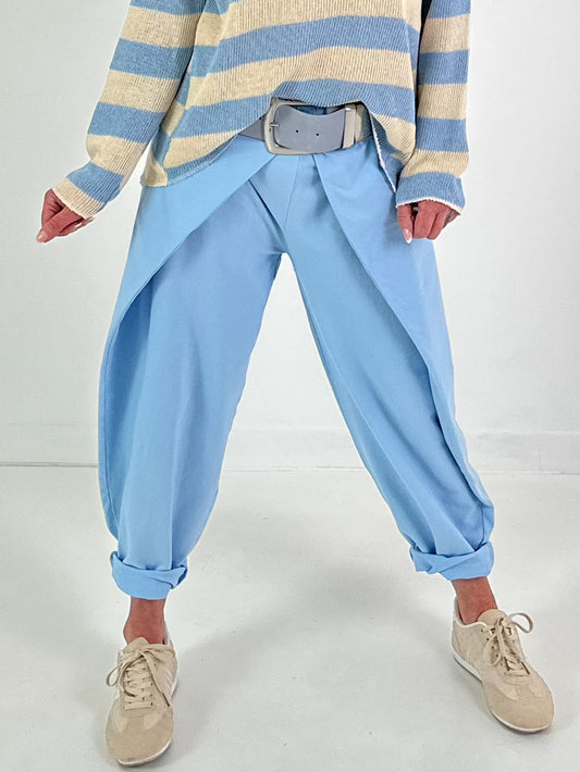 Casual broek met een wikkelmodel - lichtblauw