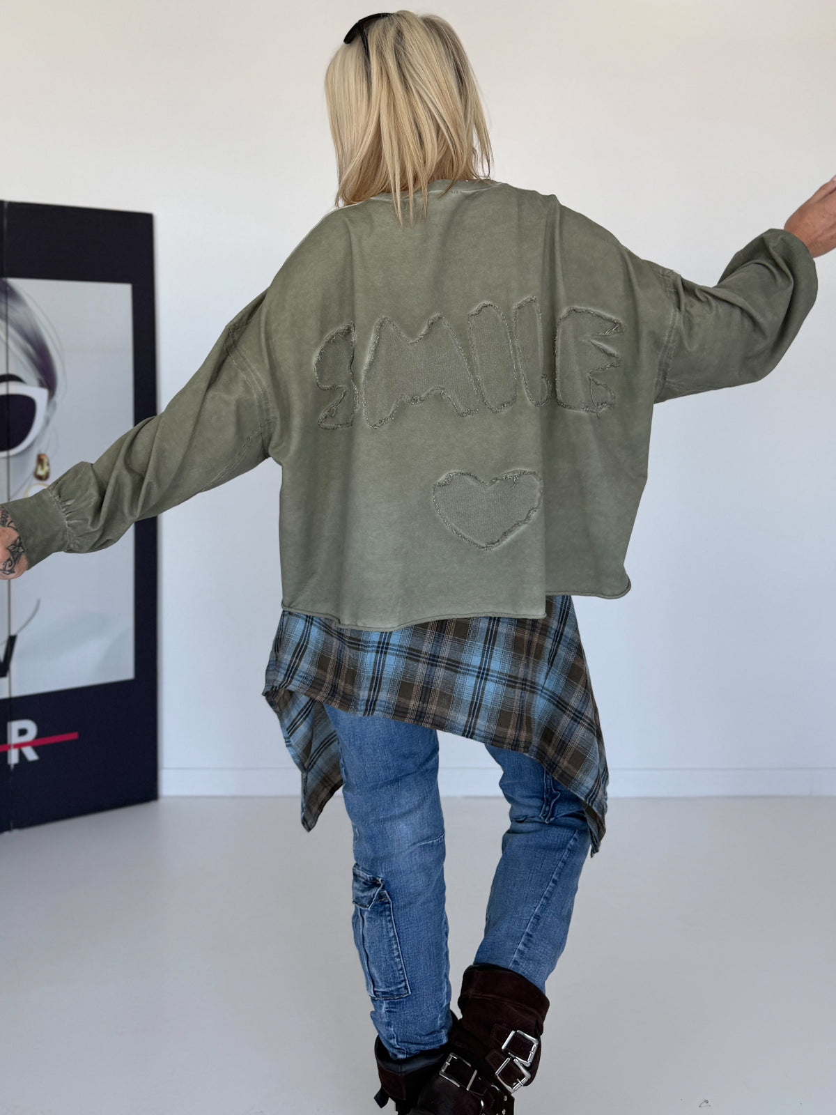 Boxy sweater Smile - olive