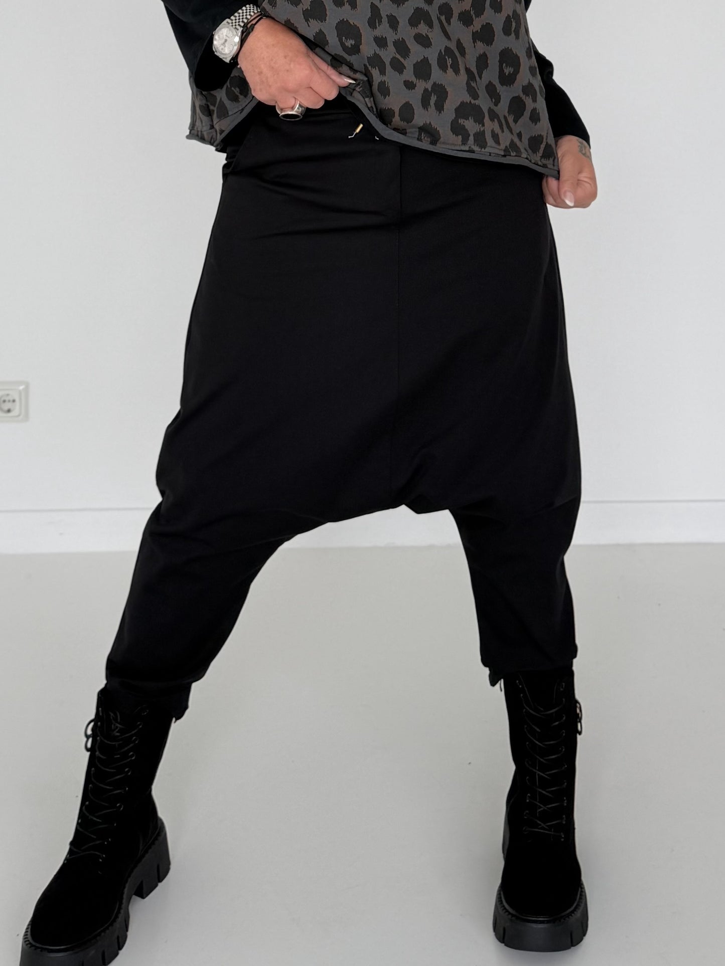 Baggy Hose mit Patten - schwarz